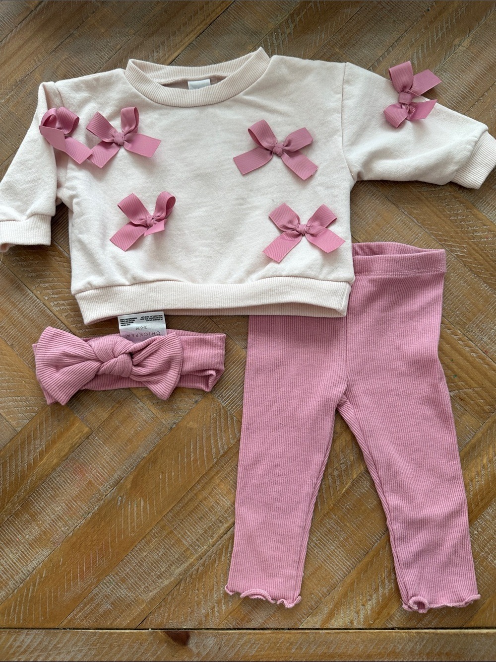 Chickpea Sweatshirt & Pink Bow Legging Set - Pink Bows